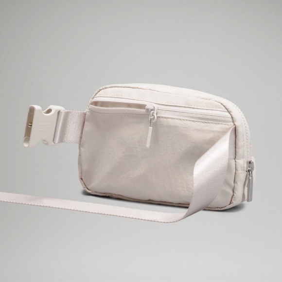 LULULEMON BELT BAG OFF WHITE NWT - Picture 5 of 6